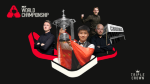 Mainosgrafiikka vuoden 2026 snookerin MM-kisoista (WST World Championship). Kuvassa keskellä on hallitseva mestari Zhao Xintong pitelemässä MM-pokaalia Kiinan lippuun kietoutuneena. Hänen ympärillään ovat huippupelaajat Kyren Wilson, Luca Brecel ja Ronnie O'Sullivan. Oikeassa reunassa näkyy Sheffieldin Crucible-teatteri ja alalaidassa on Triple Crown -logo. Tyylitelty musta tausta punaisilla ja valkoisilla graafisilla elementeillä.